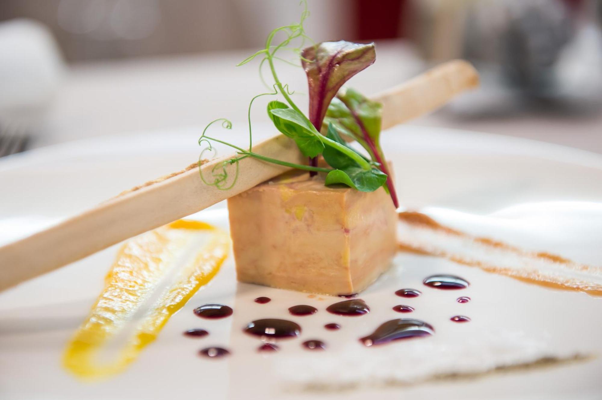 Hotel-Restaurant Le Chateau De Besseuil, Macon Nord - Teritoria Clesse  Екстер'єр фото