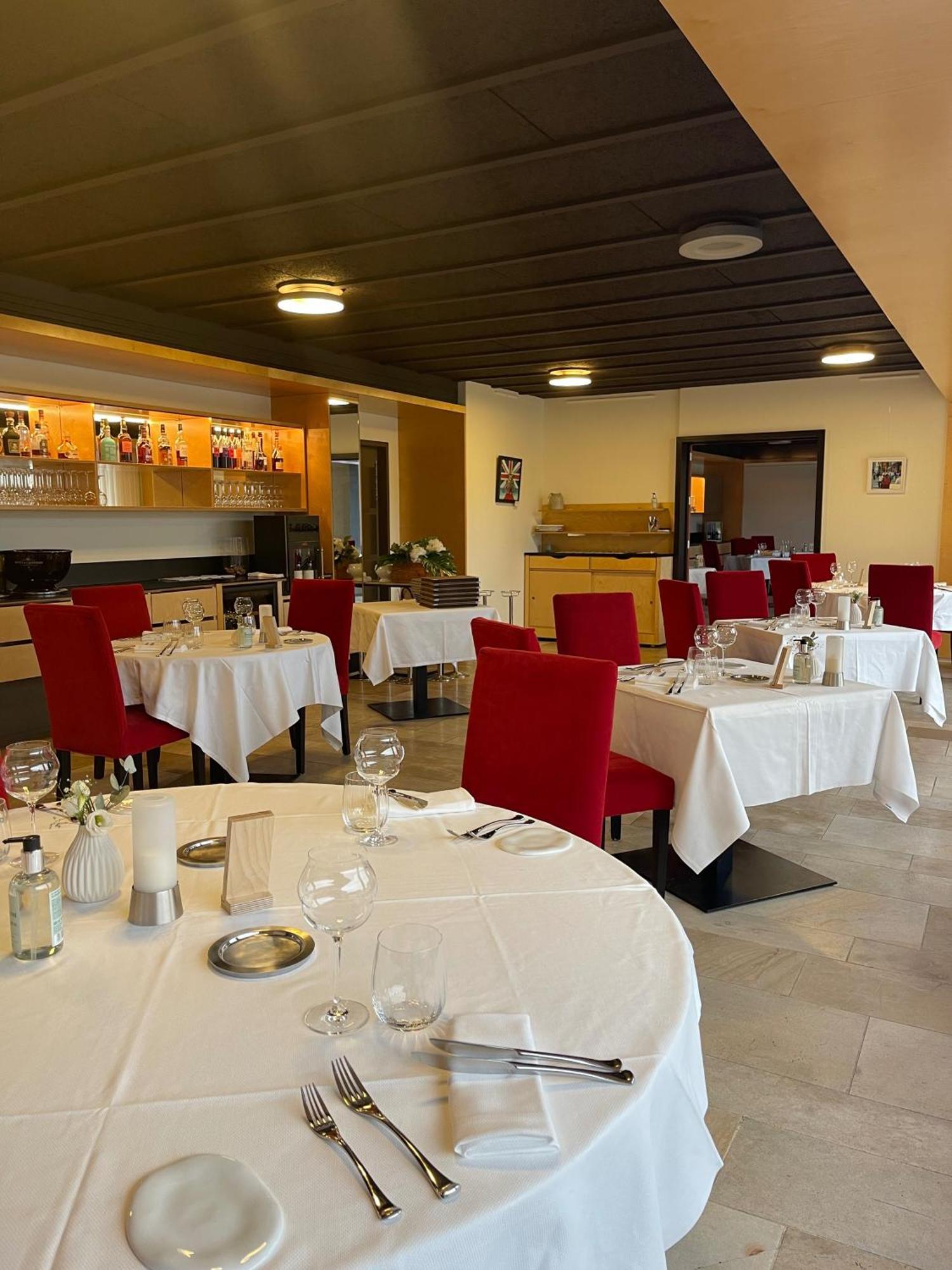 Hotel-Restaurant Le Chateau De Besseuil, Macon Nord - Teritoria Clesse  Екстер'єр фото