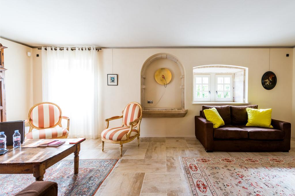 Hotel-Restaurant Le Chateau De Besseuil, Macon Nord - Teritoria Clesse  Екстер'єр фото